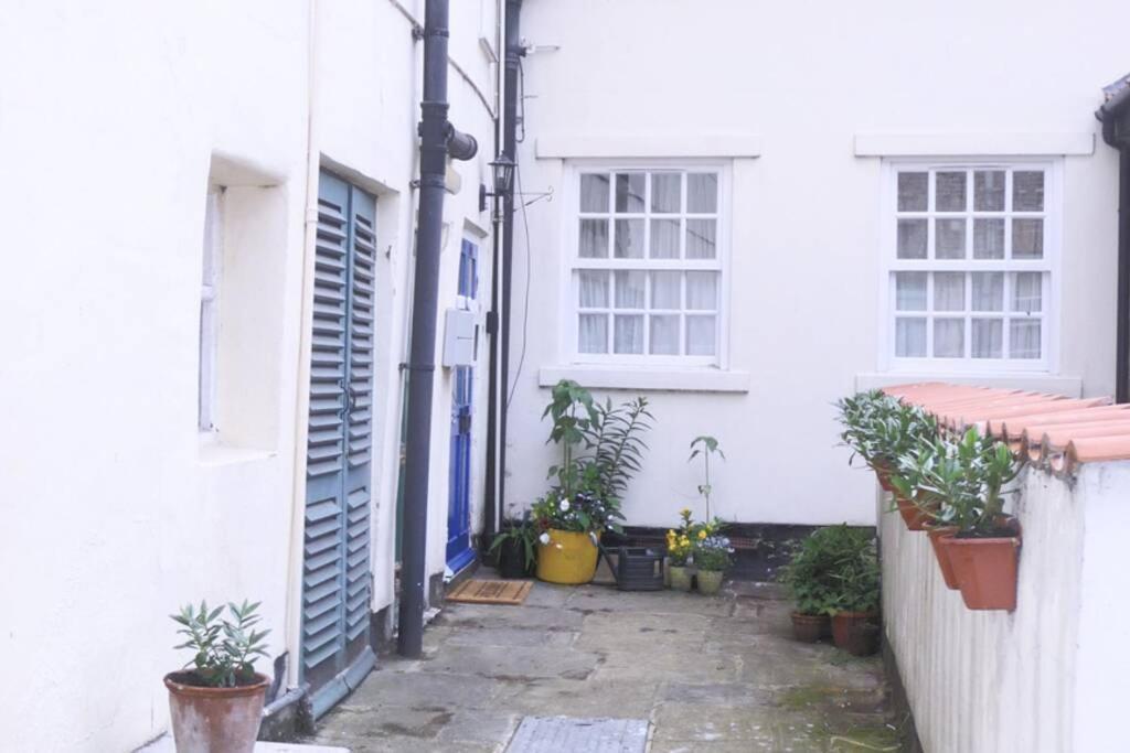 Kikas Cottage, Rear 89 Church Street, White Horse Yard Whitby Exterior foto